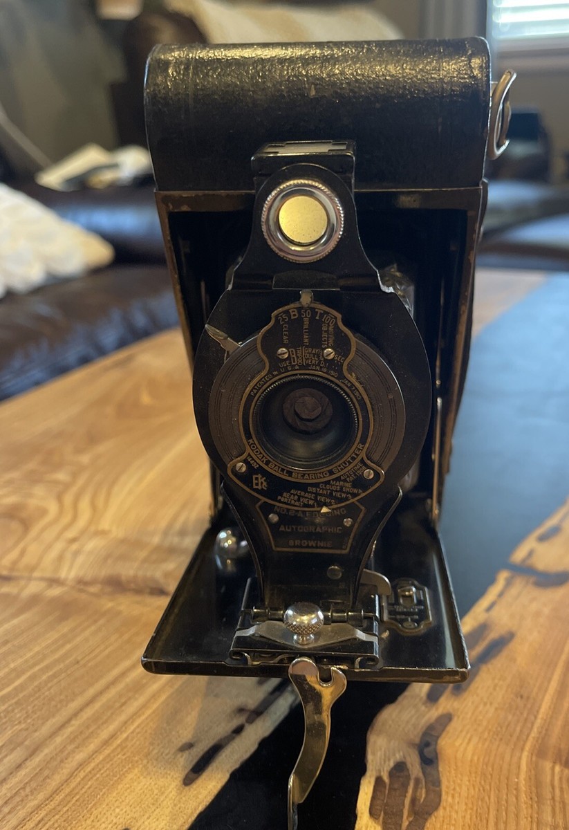 Vintage Eastman Kodak Autographic Brownie No 2A Folding Camera