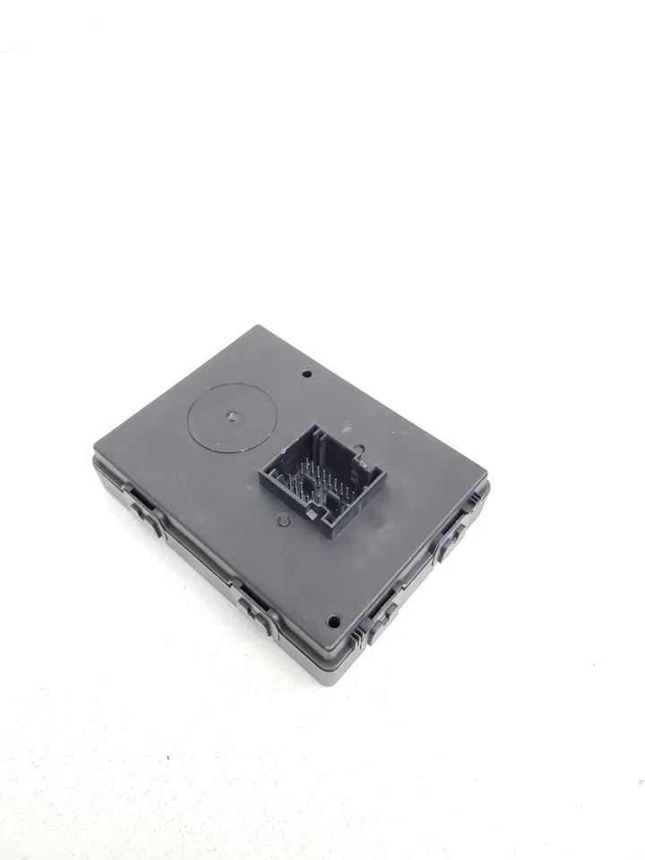 2019-2023 VOLKSWAGEN JETTA KEYLESS PASSIVE ENTRY CONTROL MODULE OEM - Image 3 of 4