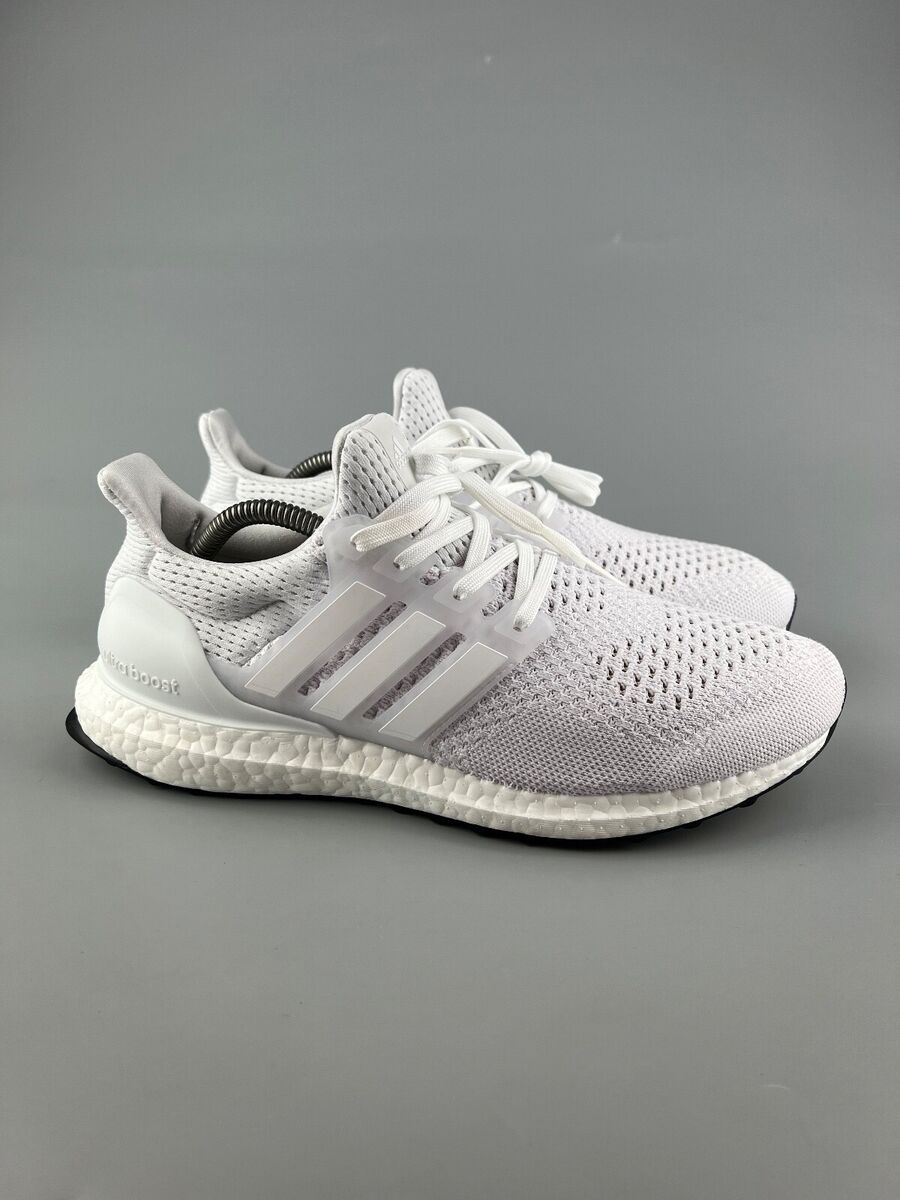 US 8 Adidas Ultraboost 1.0 Cloud White Men's Running Shoes US 8 Adidas Ultraboost 1.0 Cloud White Men's Running Shoes