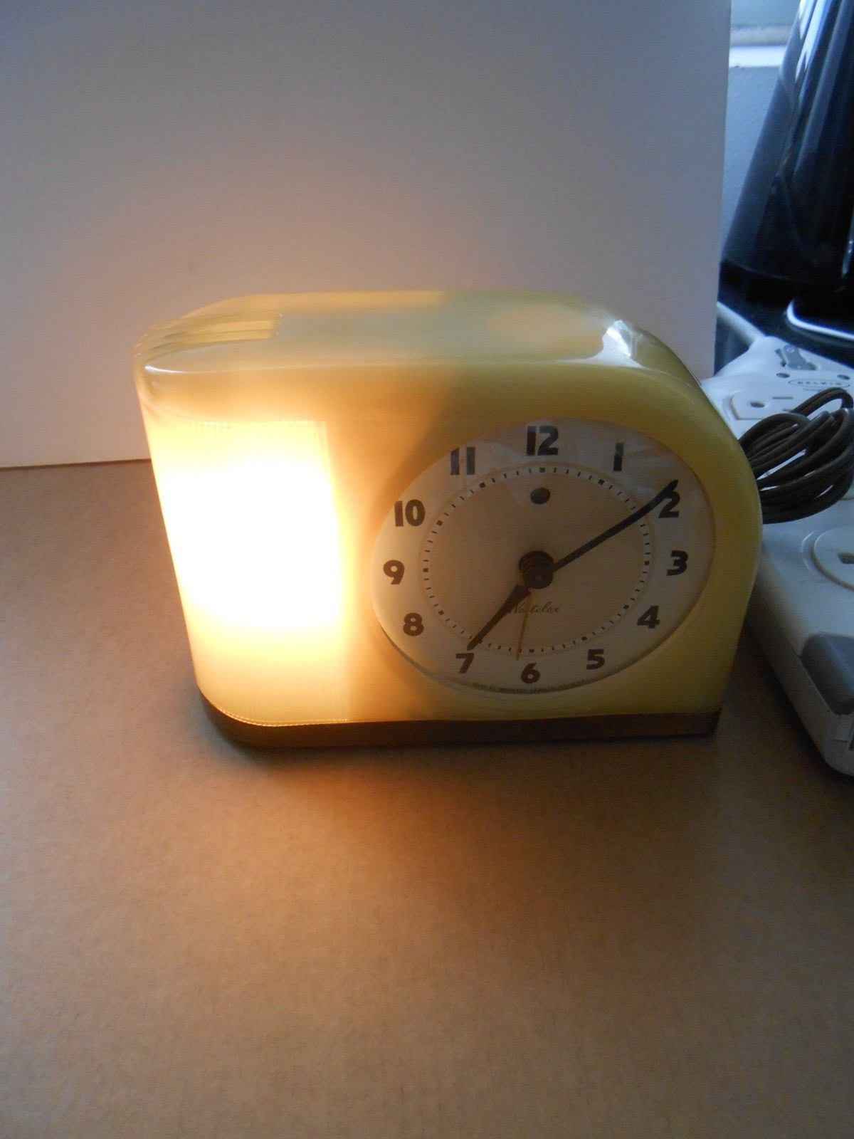 Moonbeam Westclox Mid Century Modern Alarm Clock  Butterscotch Cream Face
