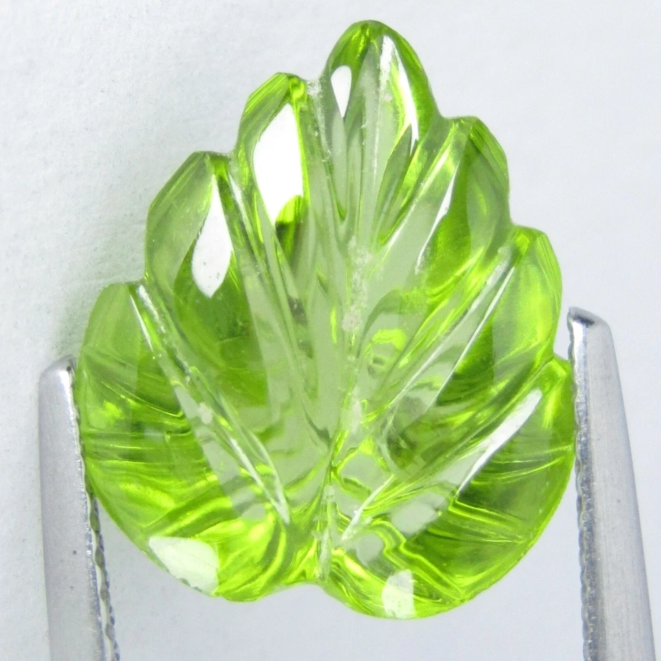 5.80Cts Genuine Natural Green Peridot 13.8x11.7x6.2 Leaf Carving Loose Gemstone - Image 4 of 4