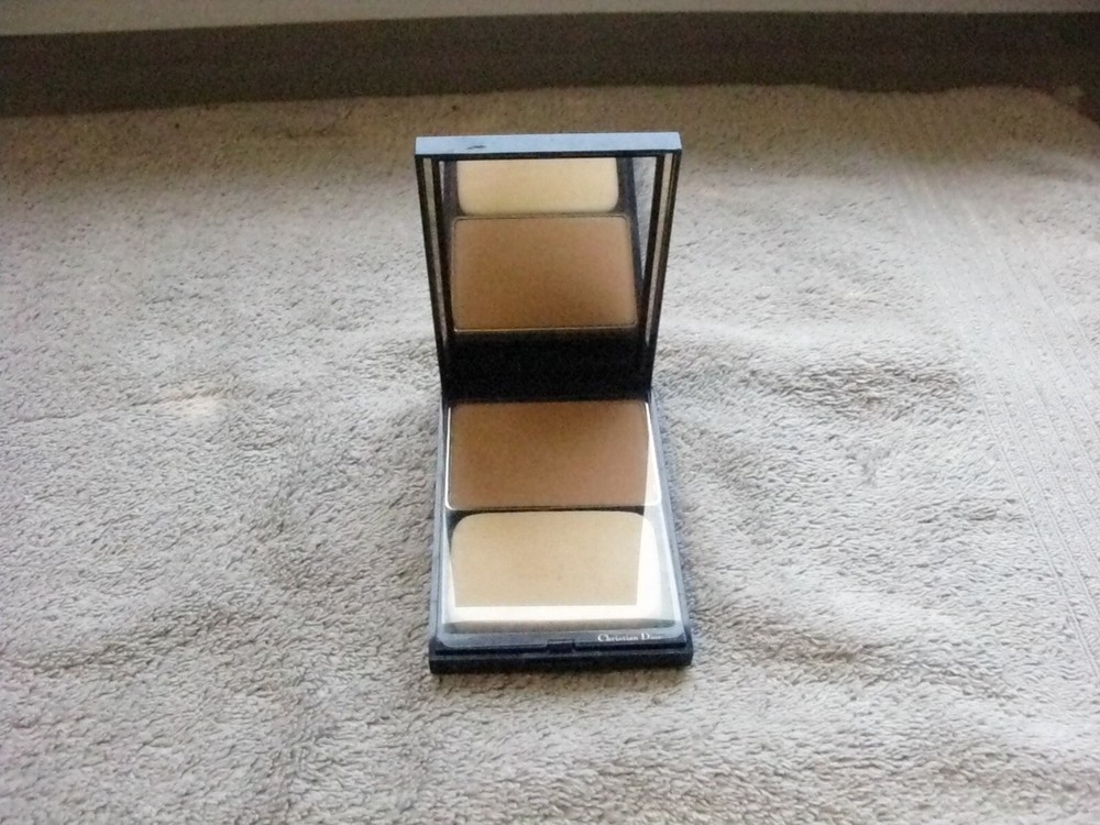 Christian Dior  Teint Poudre Dual Powder Foundation # 642 Rye  Super rare