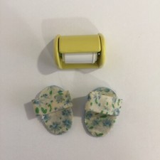 Calico Critters Sylvanian Families - Blue Bathroom Furniture   Slippers and TP