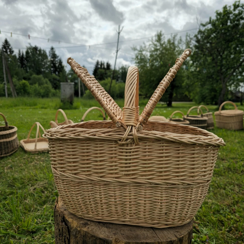 Large Wicker Picnic Basket: Handmade Willow Cottagecore Basket - Image 4 of 4