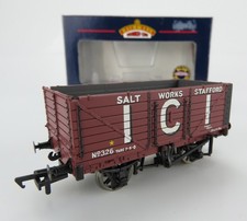 OO Gauge Bachmann 37-077 7 Plank Wagon ICI Salt Stafford (NEM Couplings)