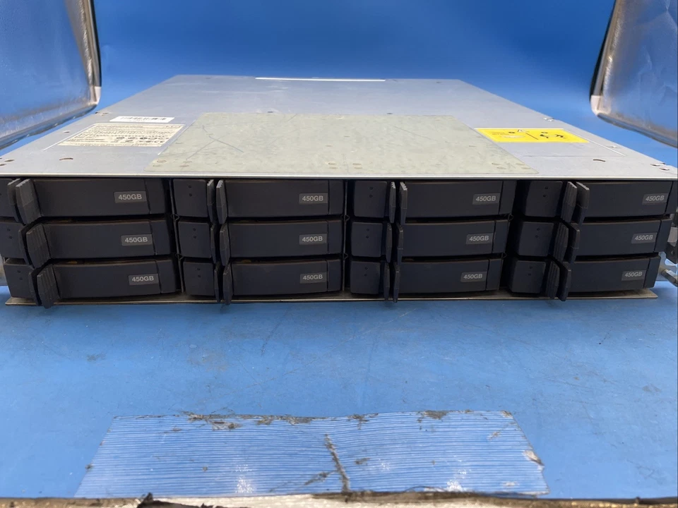 Sistema de armazenamento NetApp NAF-0602 2X controladores 2x PSU - sem HDD - Imagem 3 de 4