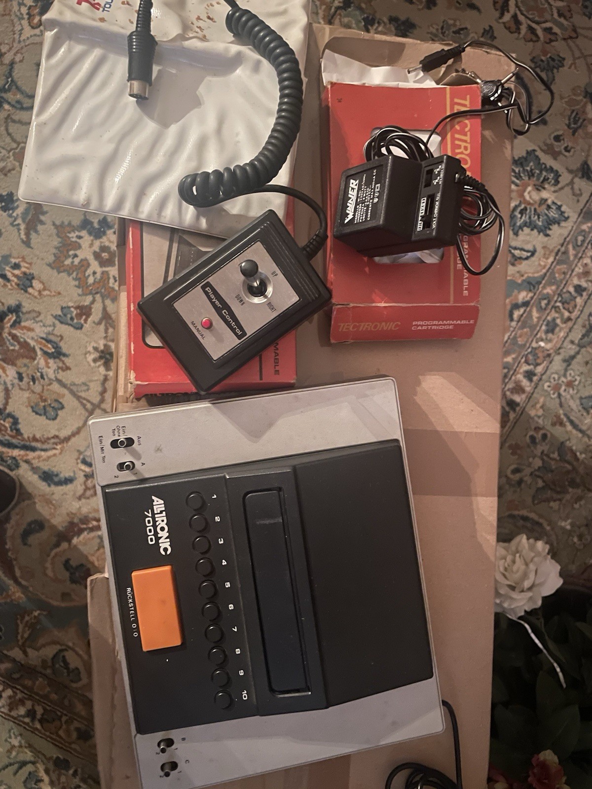Tectionic Altronic 7000 console/gioco TVG 888 con manuali e accessori