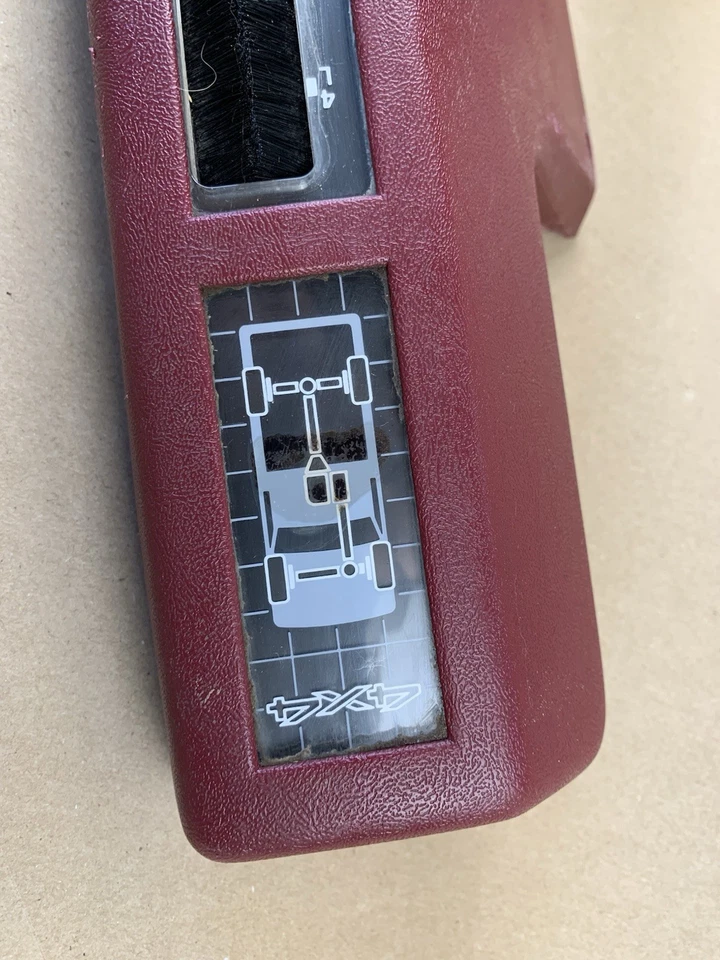 Cubierta de palanca de cambios roja OEM 1988-1994 CHEVY GMC C/K TRUCK SUBURBAN 4x4 Foto 2 de 4