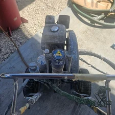 Graco GH 230 Convertible  Gas Hydraulic Airless Sprayer PAINT SPRAYER USED RUNS