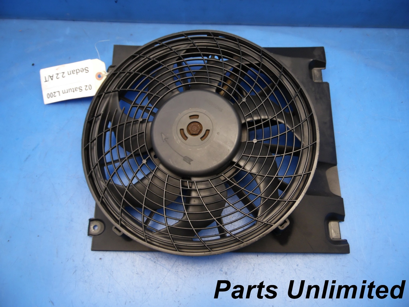 01-05 Saturn L Series L200 OEM radiator cooling fan motor assembly 