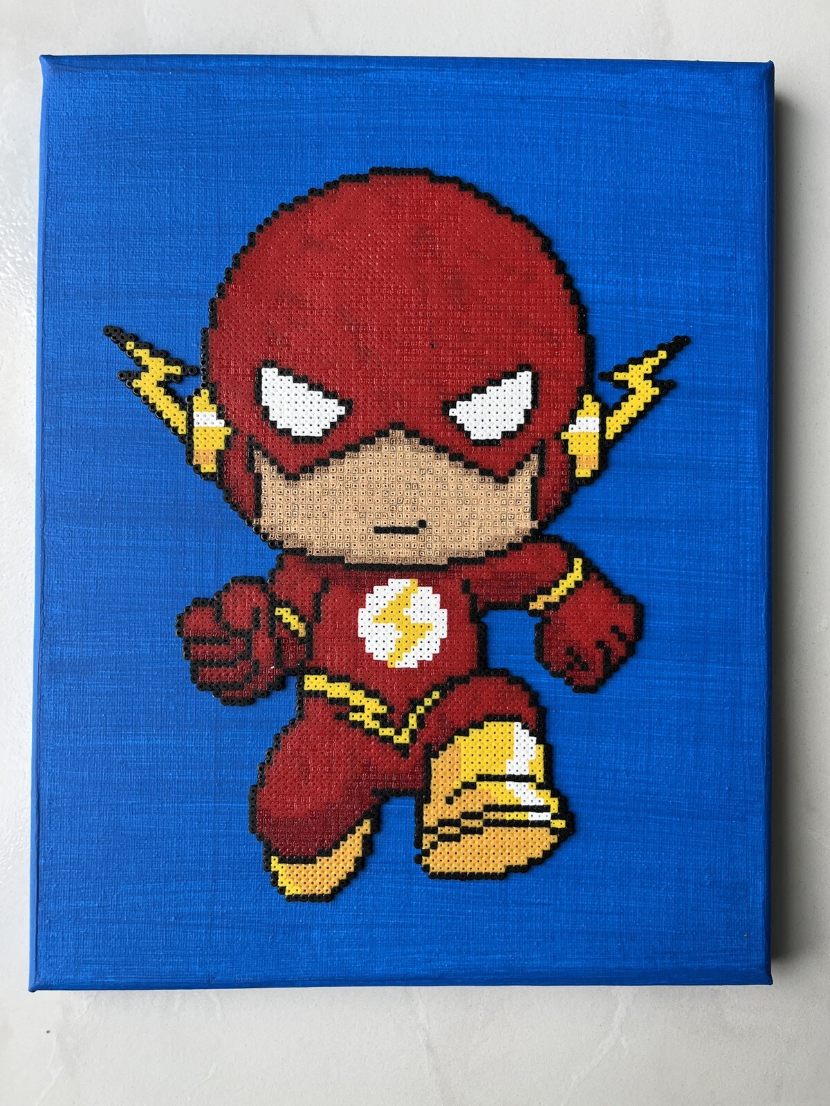 Tableau de Flash en perles à repasser pixel art idée cadeau originale pour anniversaire