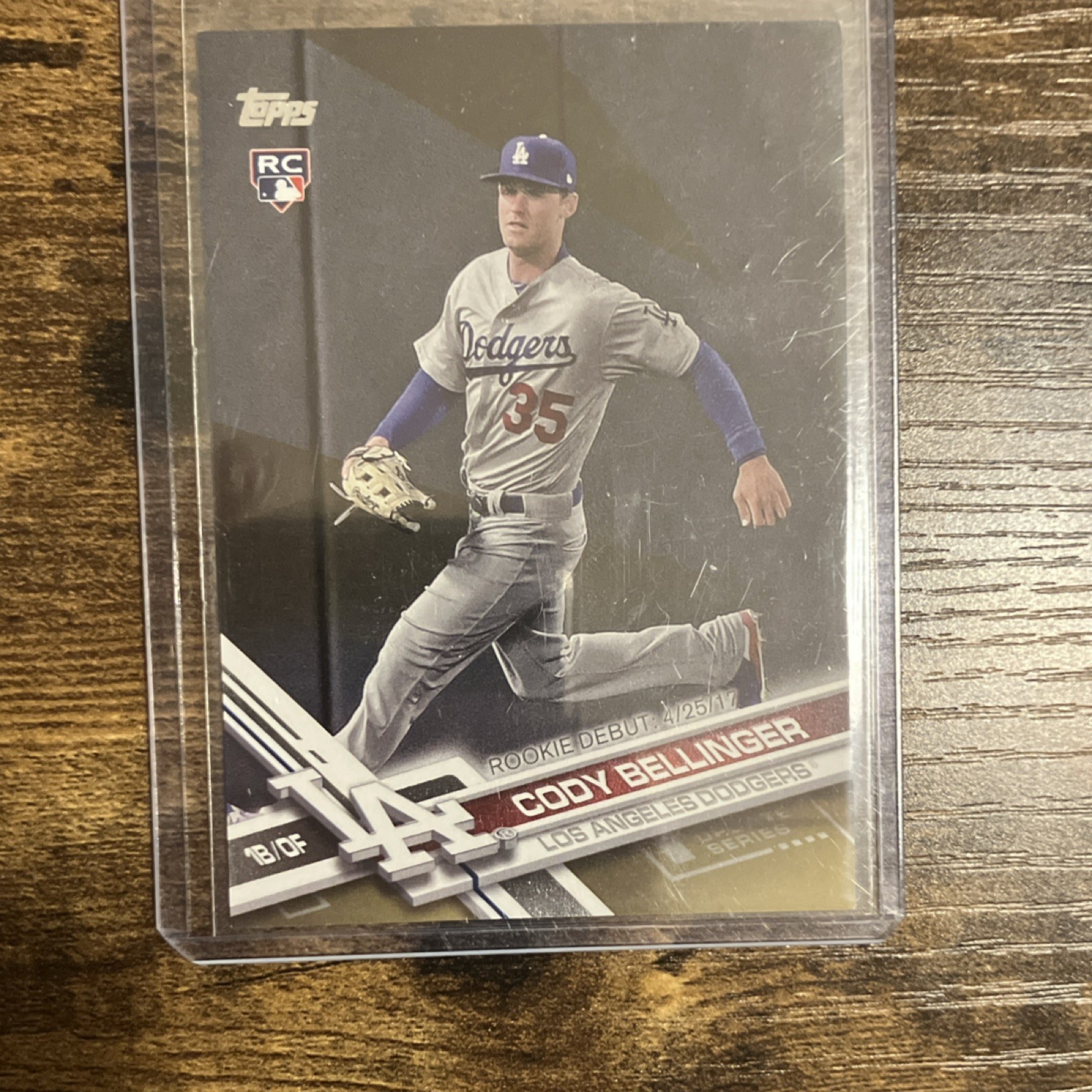 Topps 2017 Update Series Cody Bellinger Rookie Debut US214 Gold /2017