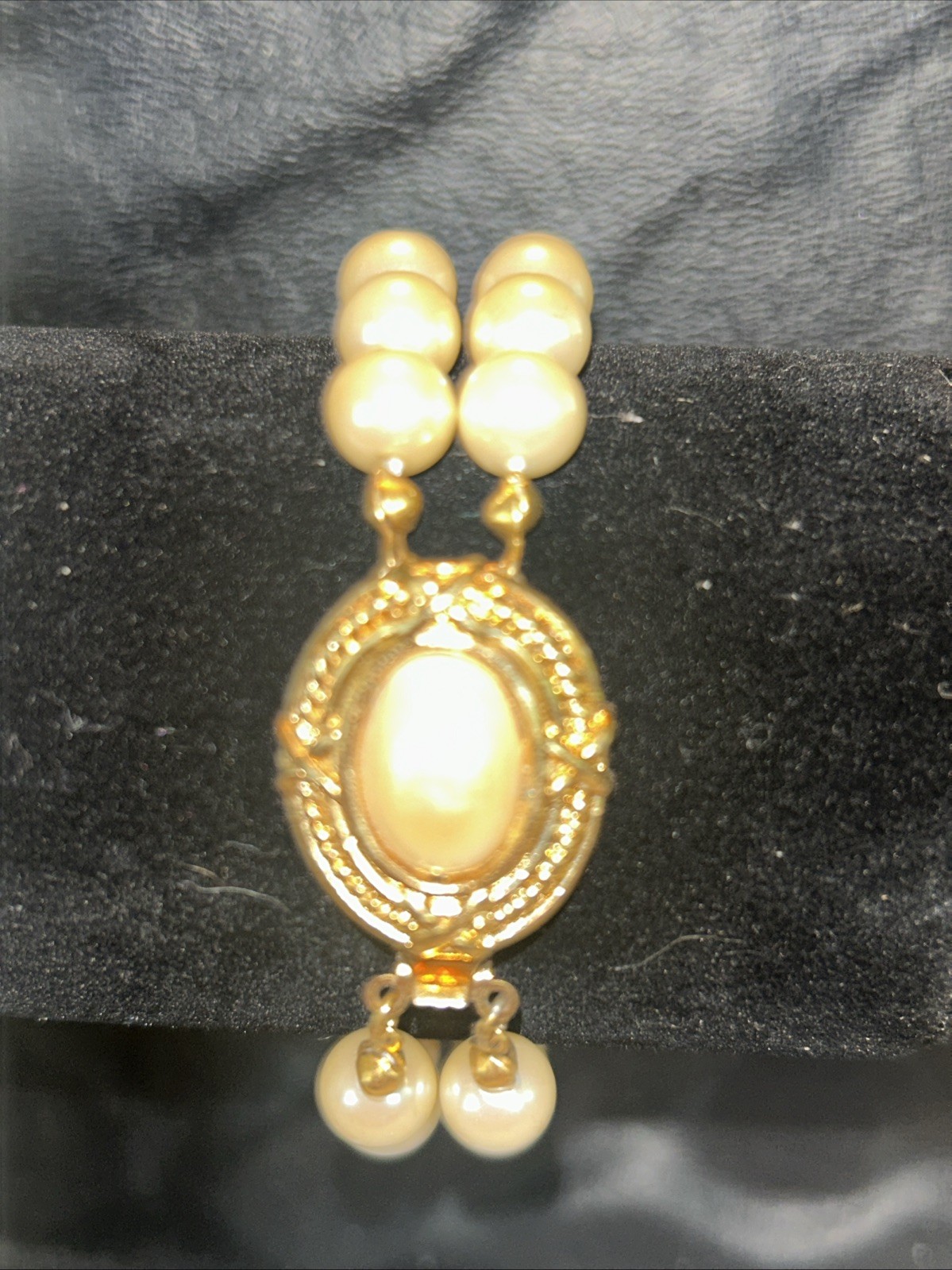 Bracelet Gold Tone Double Strand Glass Faux White Pearl