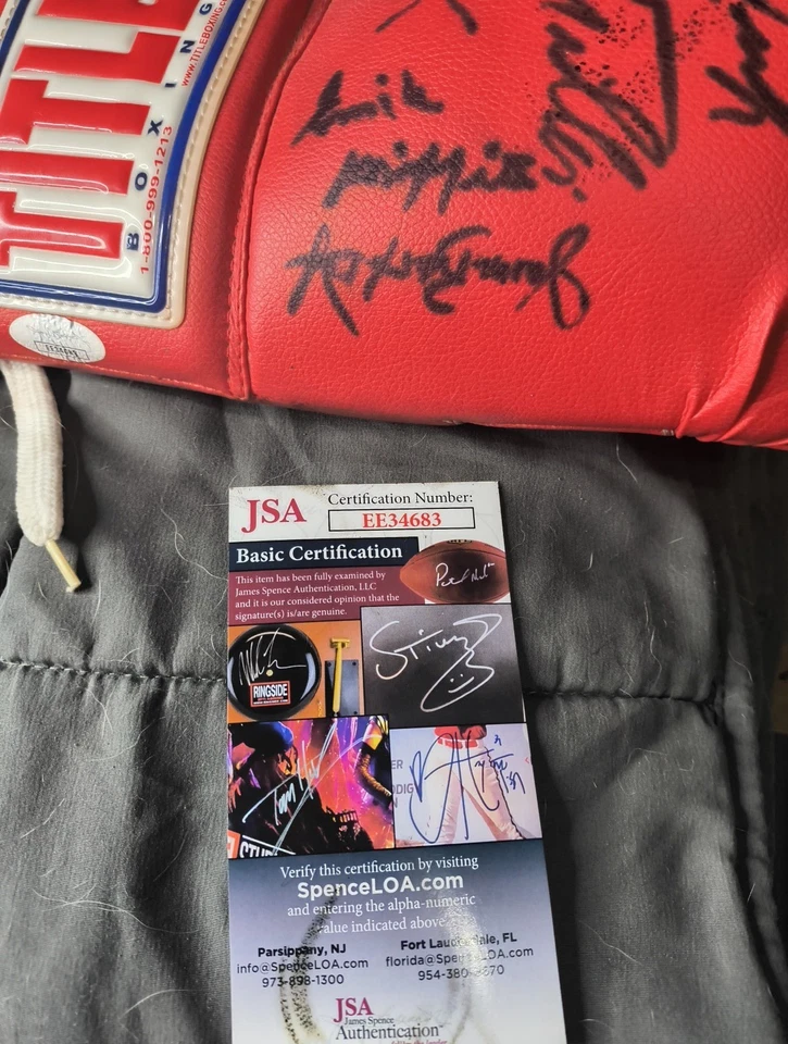 Guante de boxeo firmado por Emile Griffith y otros 5 con Buster Douglas, J. Toney,... Foto 4 de 4