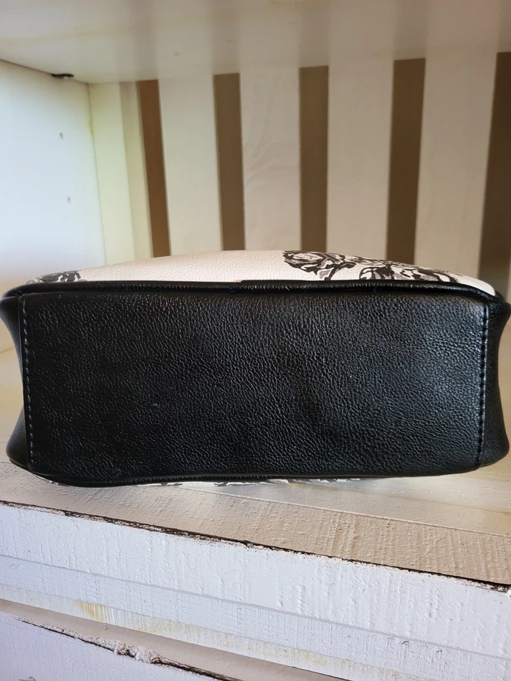 Betsy Johnson White W/ Black Roses, Faux Pebbled Leather Loaf Style Make Up Bag - Image 4 of 4