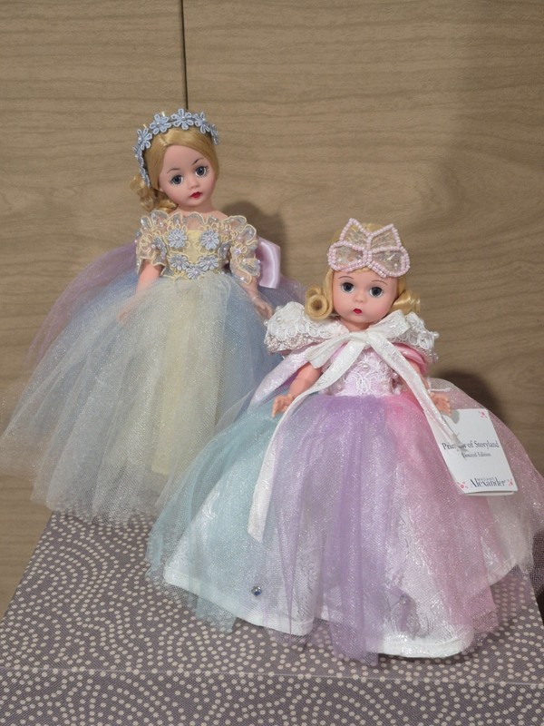 Madame Alexander Queen 26025 / Princess 25990 of Storyland Dolls LE w/ Boxes+