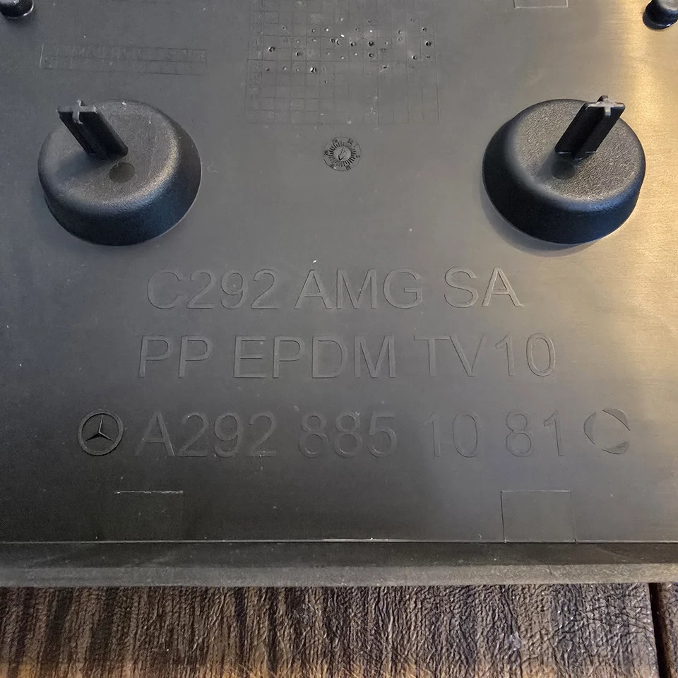 Soporte de matrícula delantero para Mercedes Benz GLE300d GLE350 GLE400 GLE43 AMG Foto 2 de 4