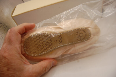 NIB Nikolay Grishko Elite Ballet Pointe Shoes 2 3X  NOT RETURN