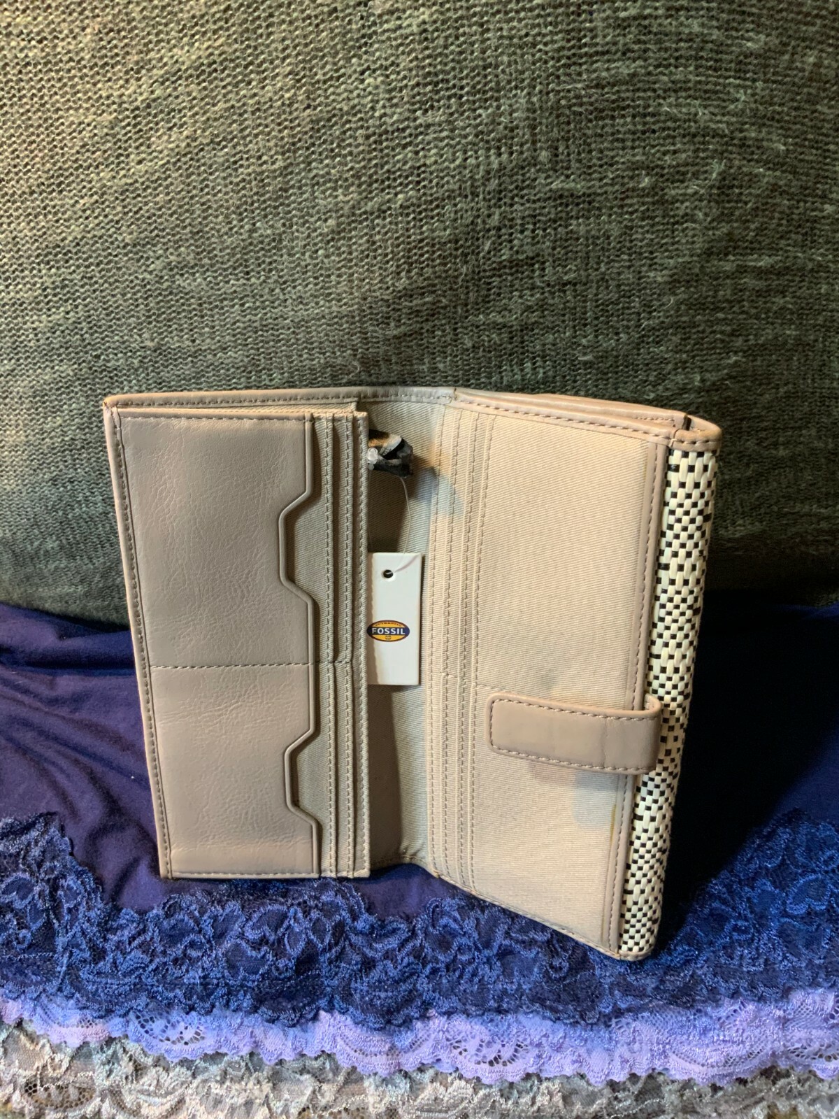 Fossil Light Gray Natural Leather & Straw Multi-Function Flap Snap Clutch  — image 11