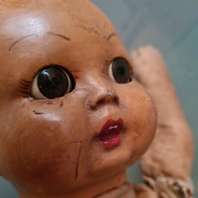 Bambola antica primi '900 cartapesta e paglia 40 cm