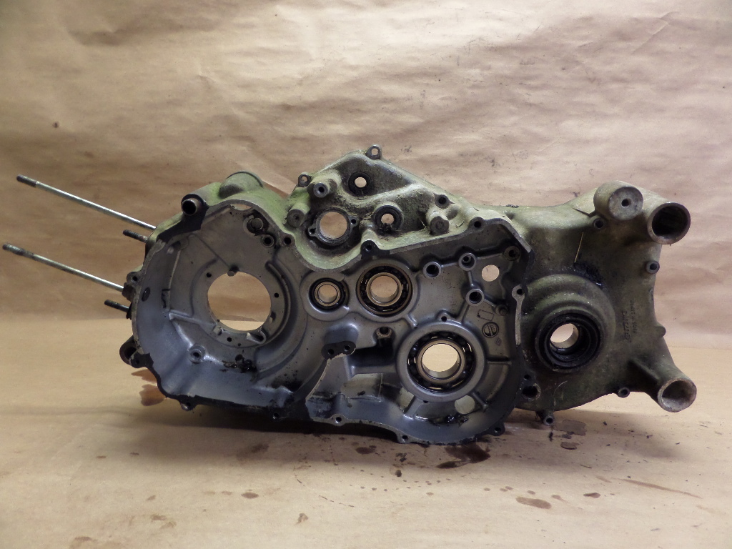 2001 SUZUKI LT300 QUADRUNNER LEFT SIDE ENGINE CASE | eBay