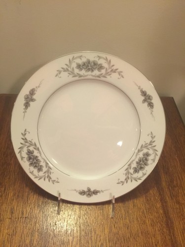 Gildhar China Elsinore Dinner Plate