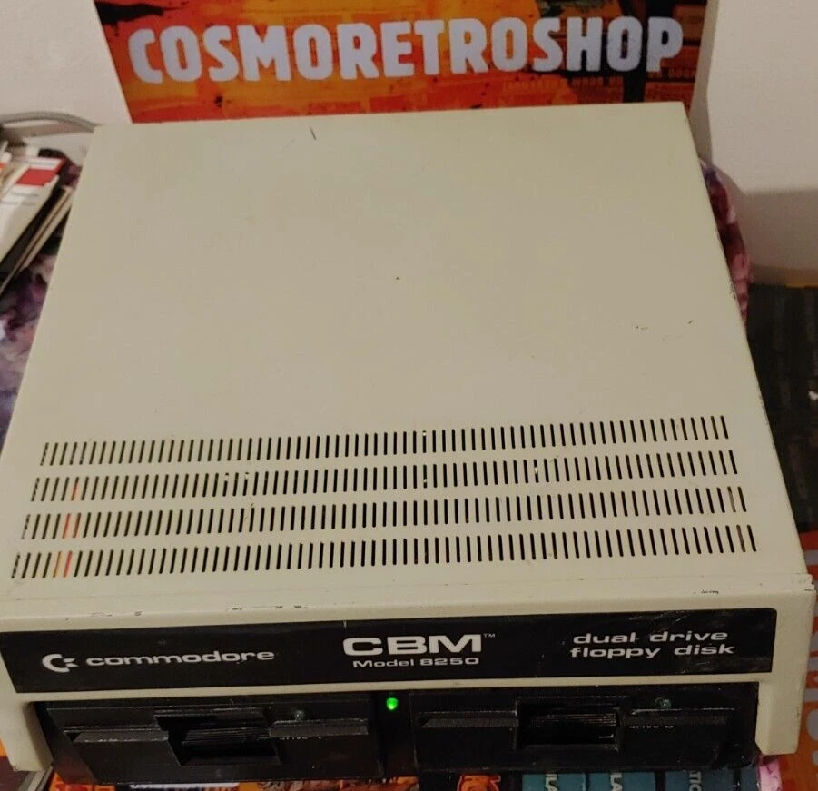 Commodore CBM Dual Drive Floppy Disk  Model 8250 (Basisgerät + Strom) - Bild 2 von 4