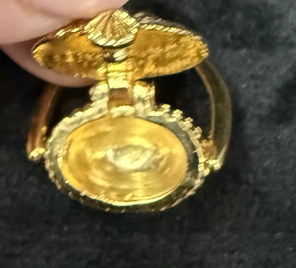 Colgante vintage de peltre PAI CC Nantucket canasta corta envío tono dorado con centavo Foto 4 de 4