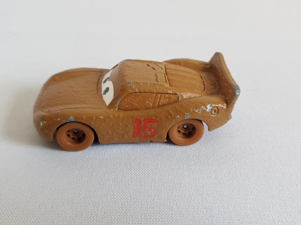 Disney Cars 3 Flash McQueen N°15 Corsa Di Fango Thunder Hollow 1/55 Metallo BE - Immagine 2 di 4