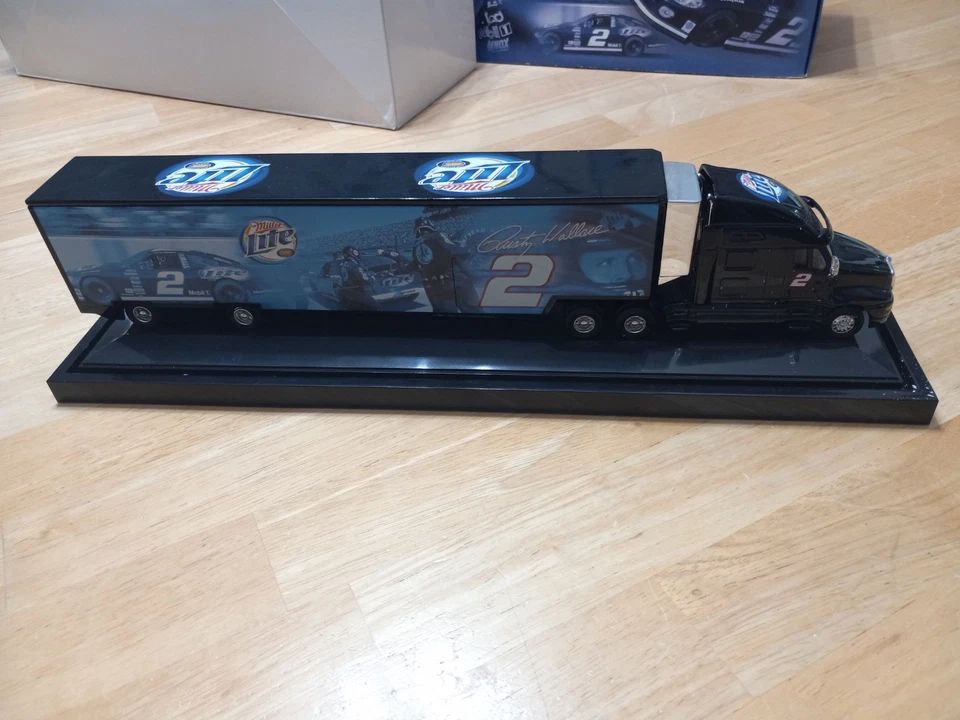 Plataforma de recuerdo Action Racing #2 Rusty Wallace Miller Lite 2003 NASCAR escala 1:64 Foto 4 de 4
