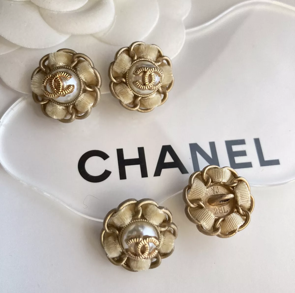 4 CHANEL BUTTONS Vintage Beige Ribbon Pearl Gold CC Logo Metal 18mm RARE