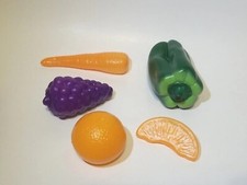 Green Pepper Grapes Orange Carrot Vegetable Fruit Pretend Kitchen Toy Food Lot