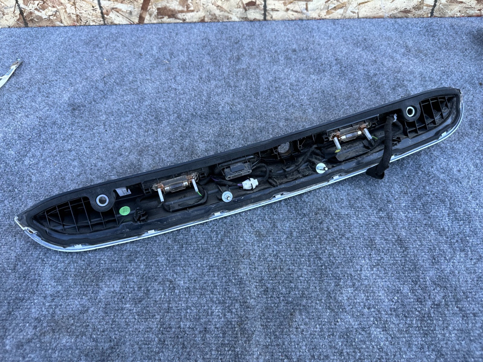 TRUNK MOLDING TRIM PANEL OEM 74K 14-20 MASERATI GHIBLI Q4