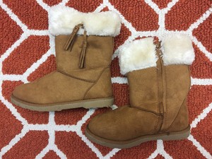 girls tan fur boots