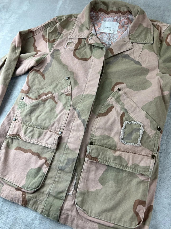 Jaqueta Anthropologie tamanho médio utilitário de camuflagem leve botão frontal - Imagem 3 de 4