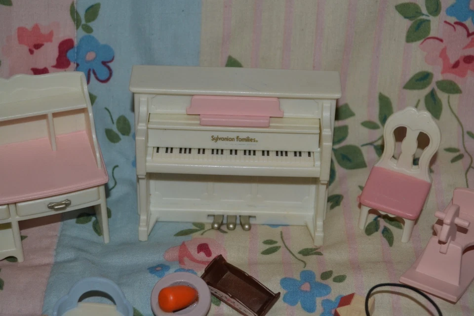 Bundle Vintage Sylvanian Families Furniture - Image 3 of 4