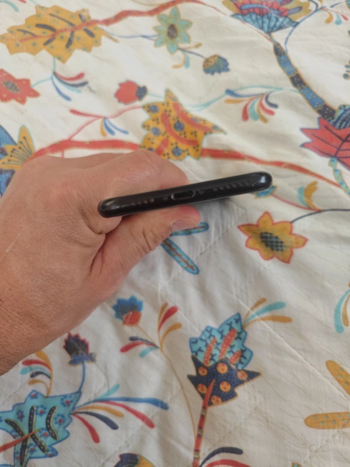 Apple iPhone 7 A1778 Nero Opaco Black 3597 - Immagine 3 di 4