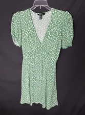 New Look Floral Green Fit And Flare Women’s Size 4
