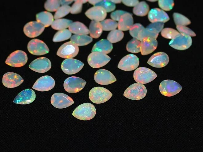 Natural Ethiopian Welo Fire Opal Faceted Pear cut Calibrated opal Gemstone 6x4mm - Image 4 of 4