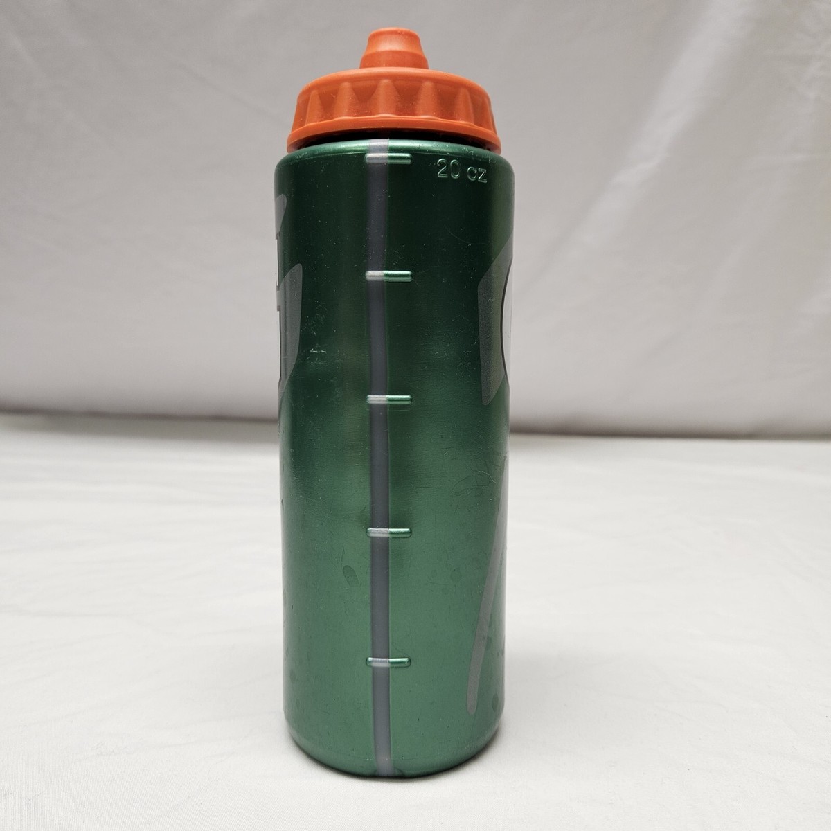 Gatorade Squeeze 8 Inch 20oz Plastic Water Bottle Green And Orange