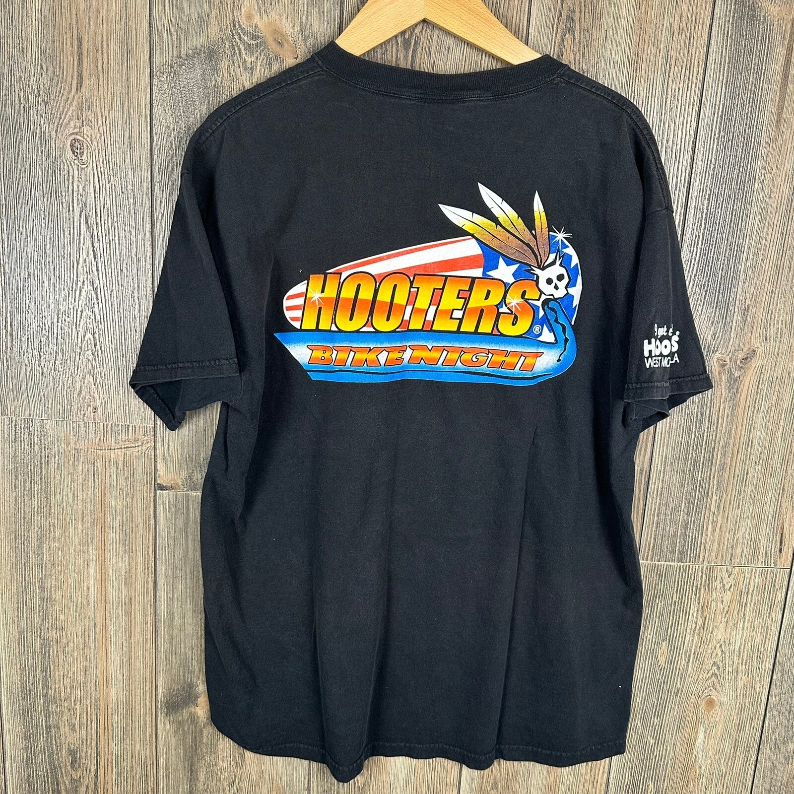 Vintage 90s Hooters Bike Night Biker Graphic Tee Size Large