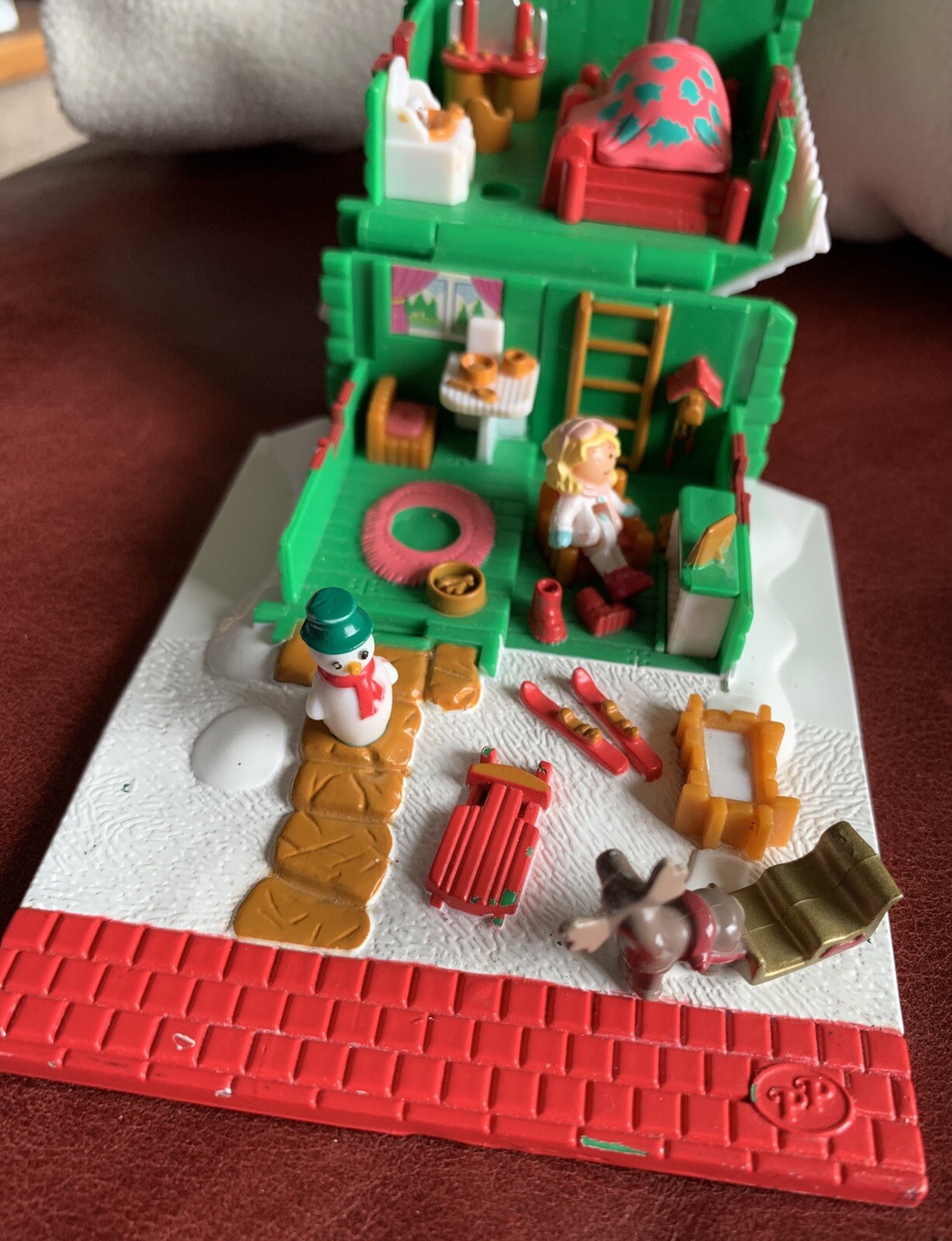 polly pocket ski chalet