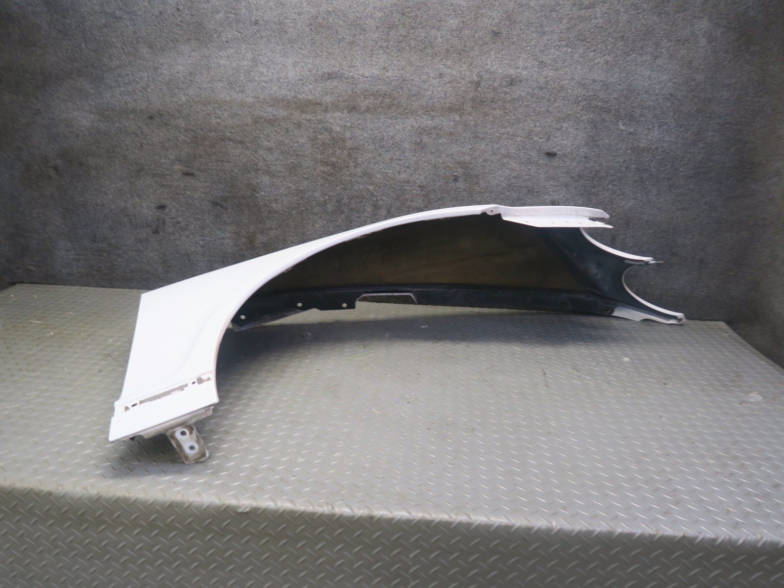 Bentley Continental GT 2003-2010 Front Right Cover panel White
