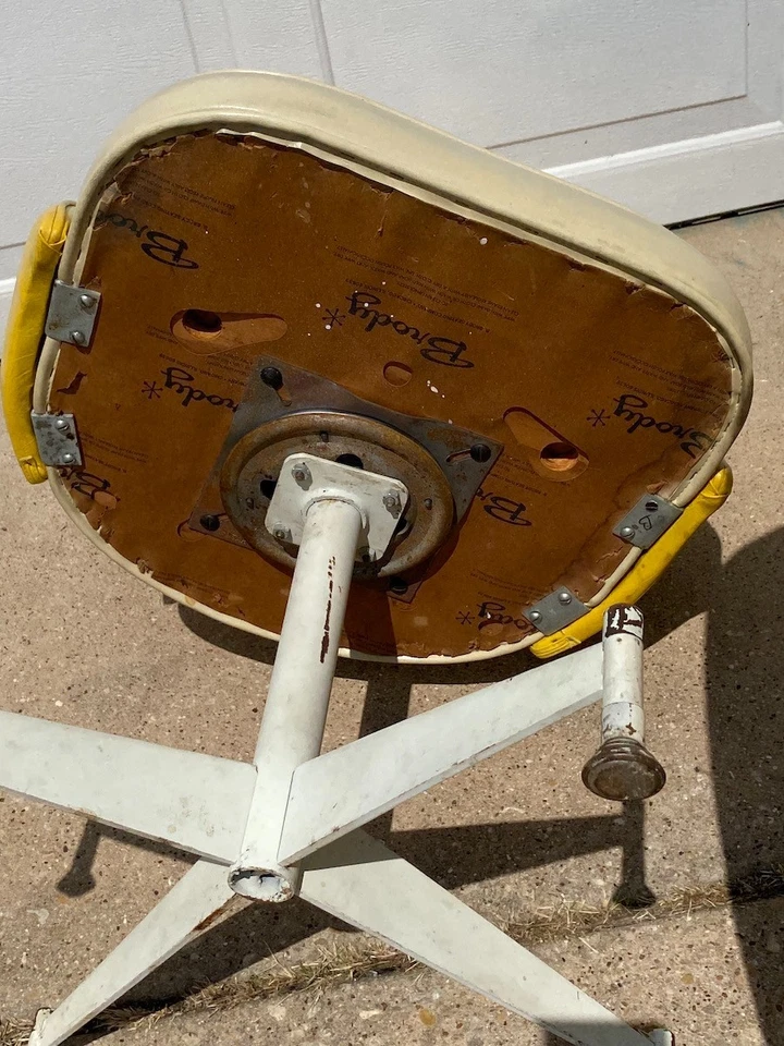 MCM 4 Brody Swivel Chairs Vintage - Image 3 of 4