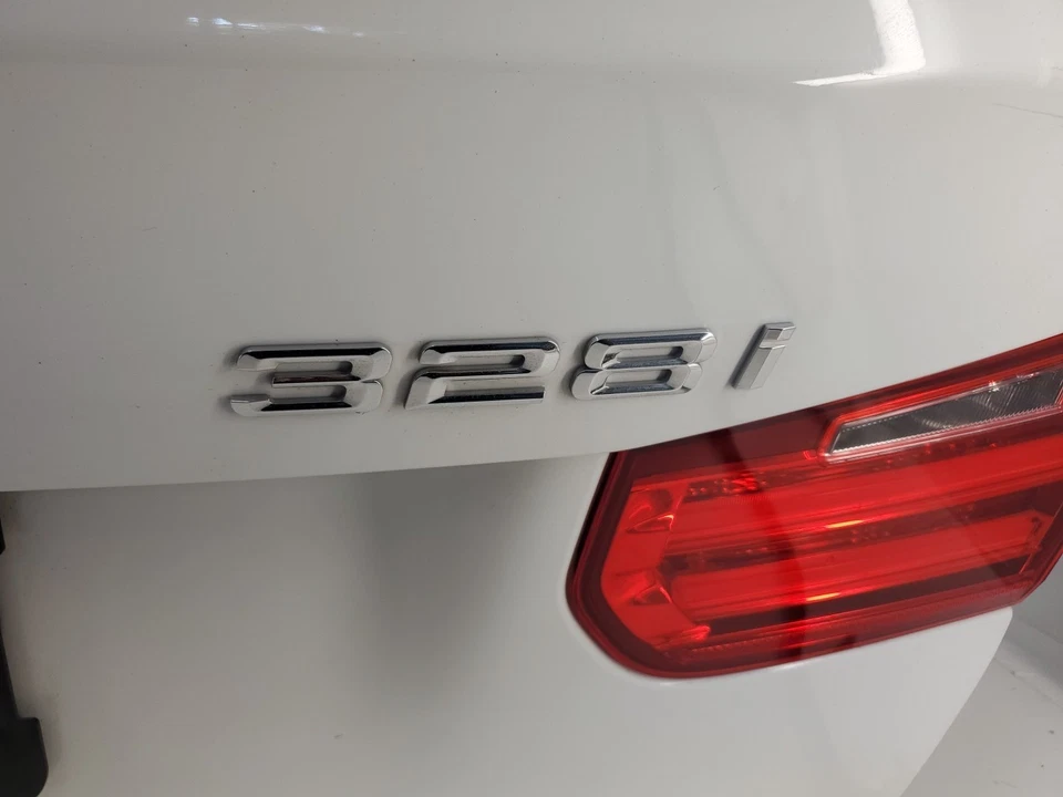 Tapa maletero carga trasero BMW 328I 2012-2016 Foto 4 de 4