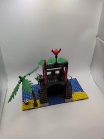 LEGO Pirates: Forbidden Cove (6264) Complete With Instructions & Minifigs 
