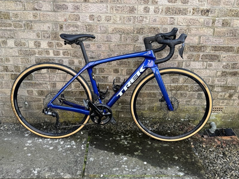 Trek Domane SL6 Gen 4 Shimano 105 Di2 Disc Road Bike 2024, Size 52cm