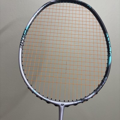 Yonex Astrox 88S Game 4U Badmintonschläger besaitet 26lbs