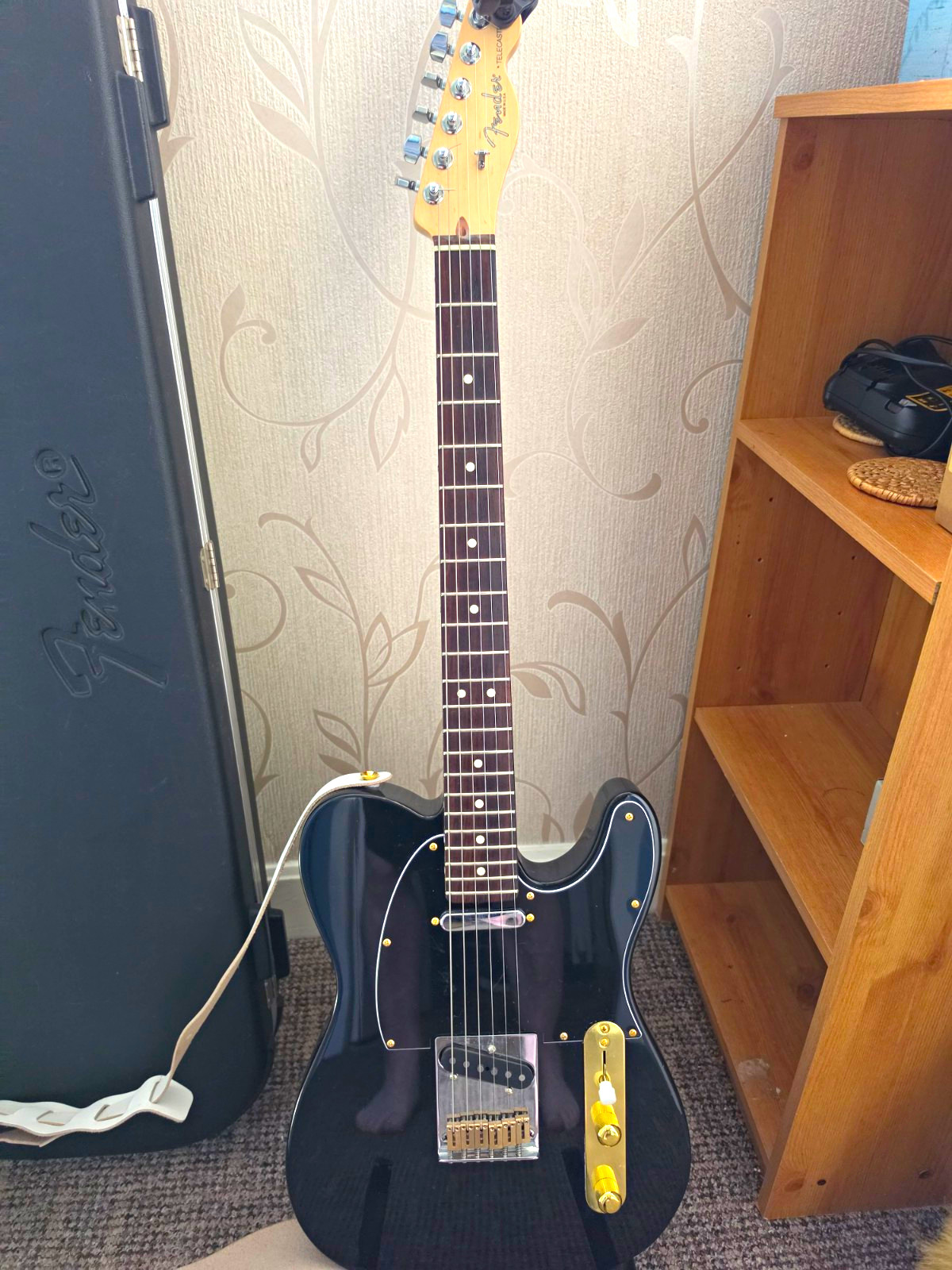 Fender 2007 American Telecaster Black Rosewood Lock Tuners Hard Case Strap Tuner