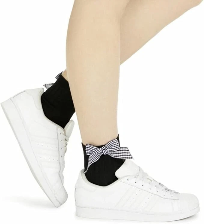 Calcetines tobilleros INC International Concepts para mujer paquete de 2 Value a cuadros con lazo y estampado de puntos Foto 3 de 3